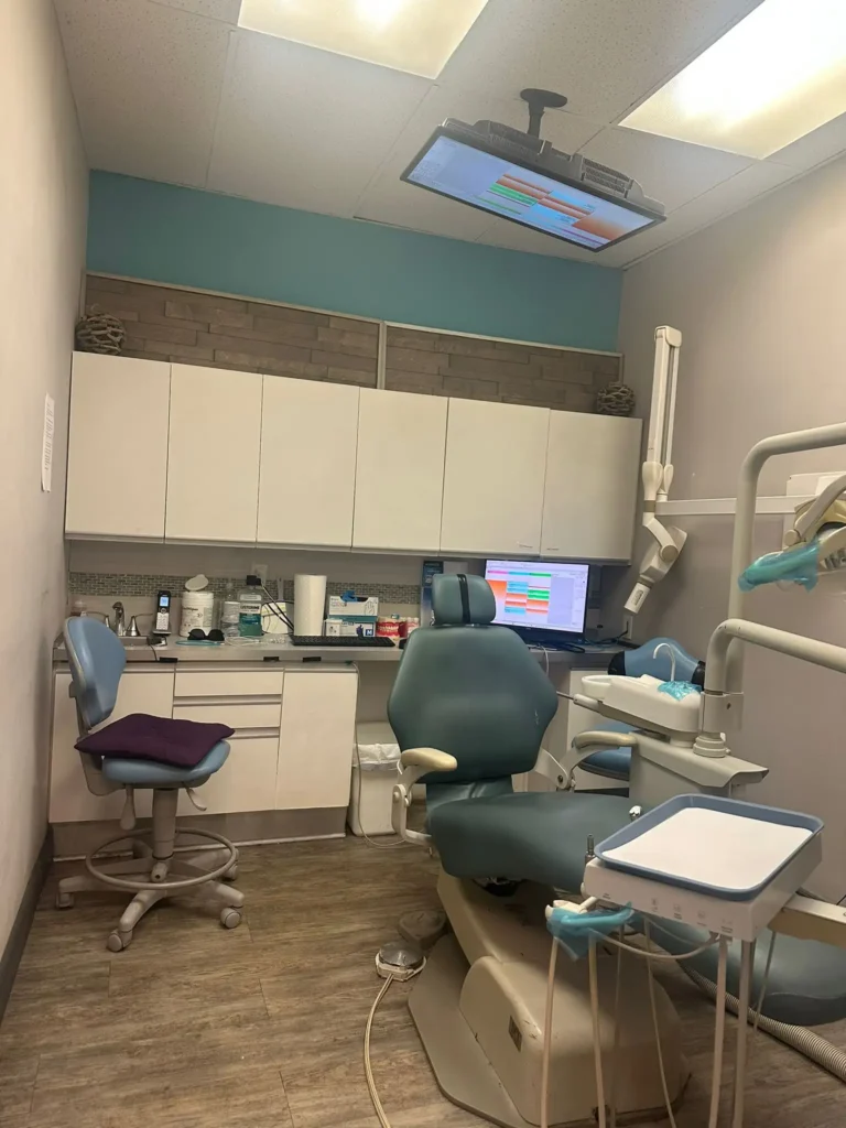 dentist in toronto | treatment room at komal jain dental